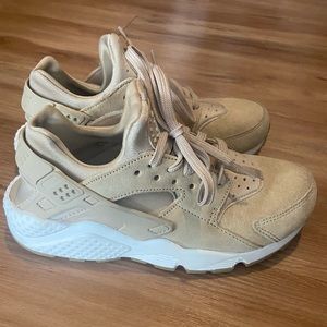 Women’s Tan Nike Air Tennis Shoes - Worn Once, Size 6.5